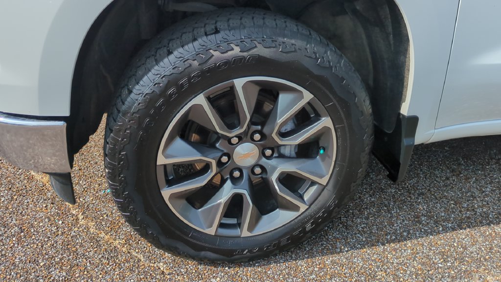 Used 2024 Chevrolet Silverado 1500 LT AWD/4WD image 10
