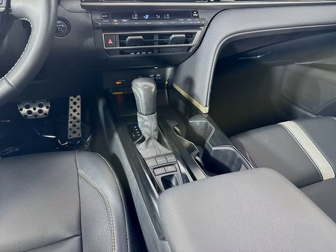 Used 2025 Toyota Camry SE FWD image 24