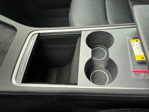 Used 2023 Tesla Model Y AWD image 22