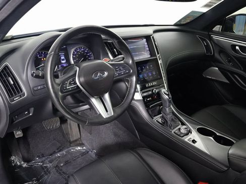Used 2019 INFINITI Q60 3.0t Luxe w/ Essential Package RWD image 7