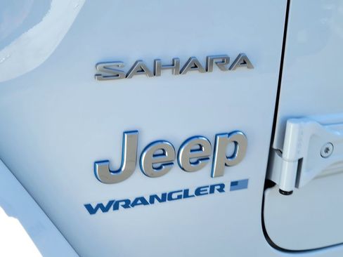 Used 2023 Jeep Wrangler Unlimited Sahara AWD/4WD image 24