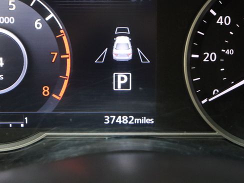 Used 2025 Nissan Versa SV FWD image 37
