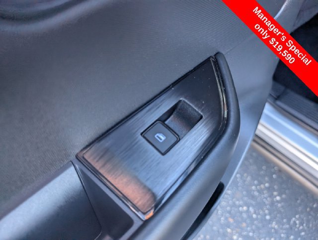 Used 2024 Nissan Rogue S AWD/4WD image 15