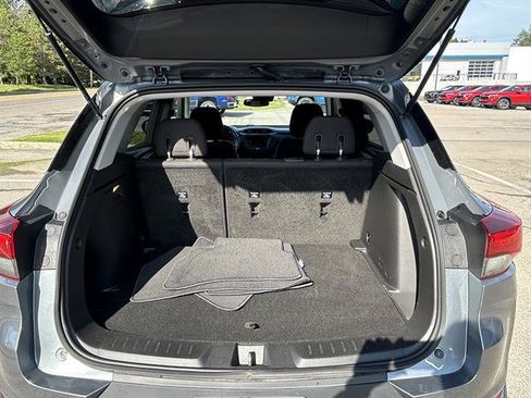 Used 2022 Chevrolet TrailBlazer LT AWD/4WD image 33