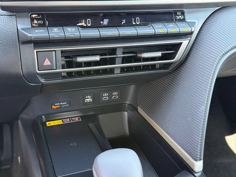 Used 2026 Toyota Camry SE w/ Convenience Package FWD image 19