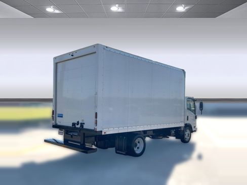 Used 2025 Chevrolet Low Cab Forward image 7