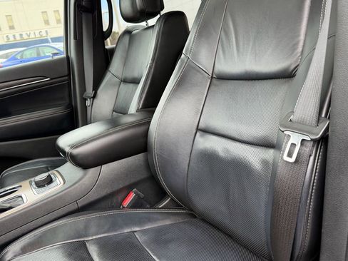 Used 2017 Jeep Grand Cherokee Limited w/ Luxury Group II image 10