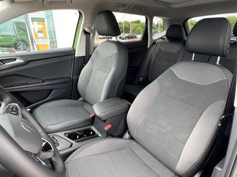 New 2025 Volkswagen Taos SE image 12