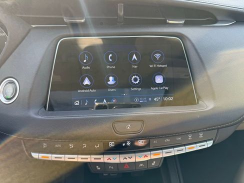 Used 2022 Cadillac XT4 Premium Luxury image 3