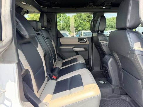 Used 2023 Ford Bronco Wildtrak AWD/4WD image 11