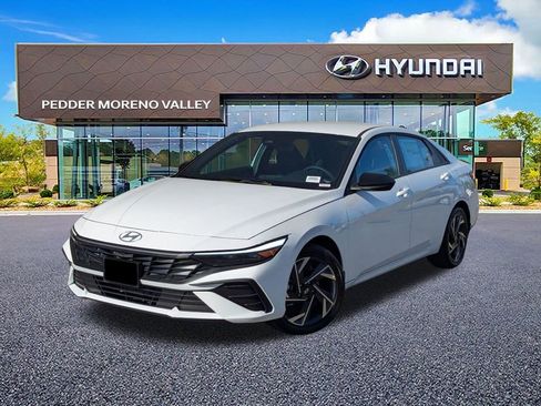 New 2025 Hyundai Elantra SEL image 2