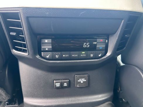 Used 2023 Toyota Sequoia Capstone AWD/4WD image 39