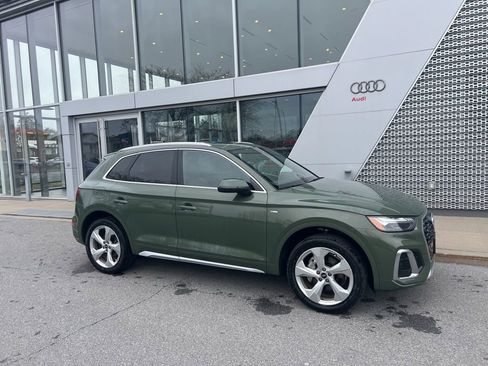 Used 2023 Audi Q5 2.0T Prestige w/ Prestige Package image 11
