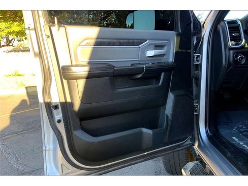 Used 2021 RAM 2500 Big Horn image 24