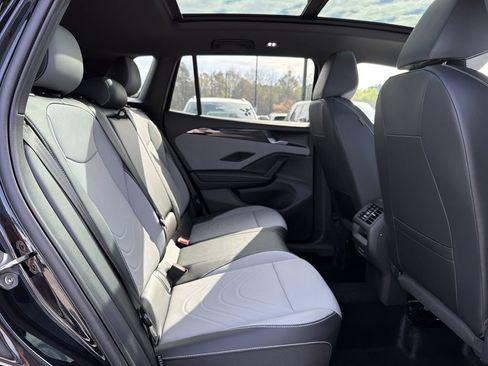 New 2026 Volkswagen Tiguan SE R-Line FWD image 17