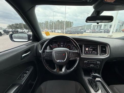 Used 2022 Dodge Charger SXT w/ Blacktop Package image 15