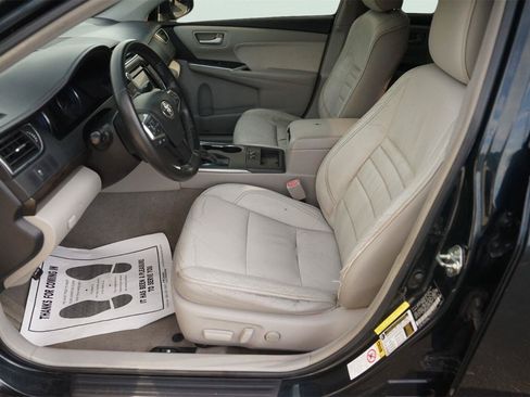 Used 2015 Toyota Camry XLE FWD image 9