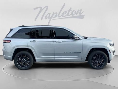 Used 2024 Jeep Grand Cherokee Limited 4xe AWD/4WD image 7