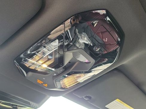 Used 2024 BMW 740i image 33