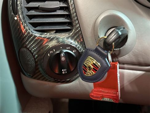 Used 2002 Porsche 911 Carrera 4 image 17