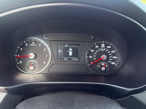 Used 2016 Kia Sorento FWD image 13