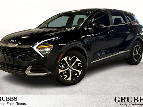 Used 2025 Kia Sportage EX FWD image 1