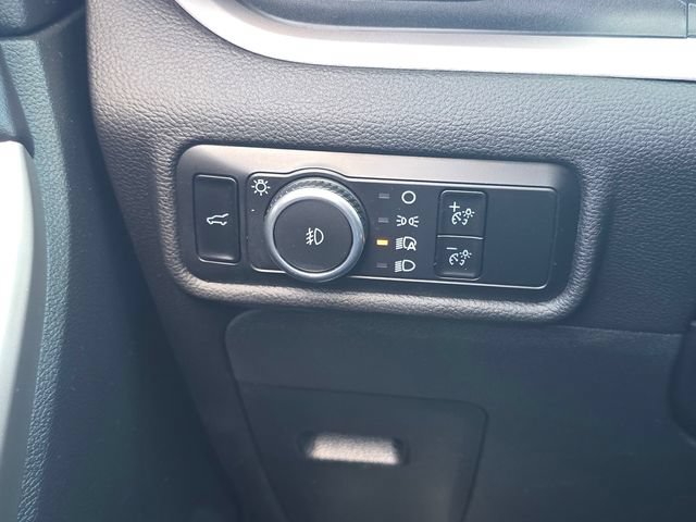 Used 2023 Ford Explorer XLT RWD image 25