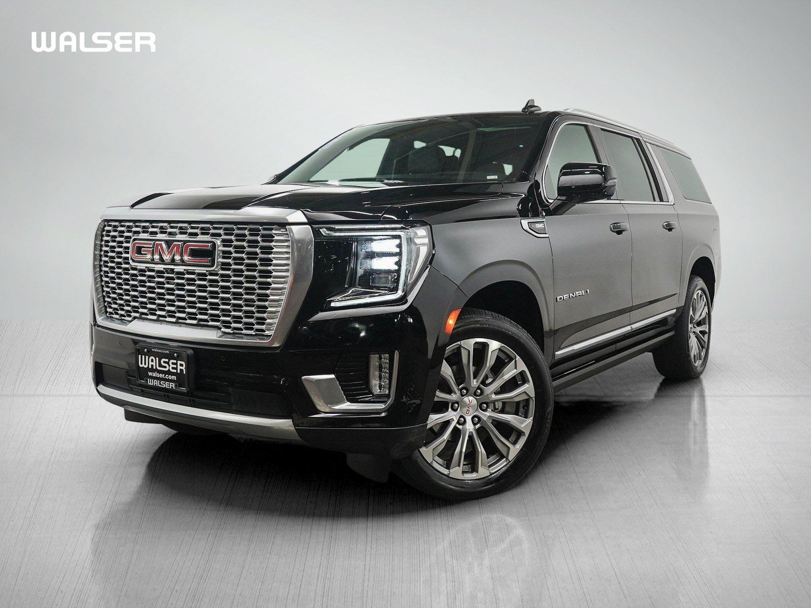 Used 2021 GMC Yukon XL Denali w/ Denali Premium Package AWD/4WD image 1