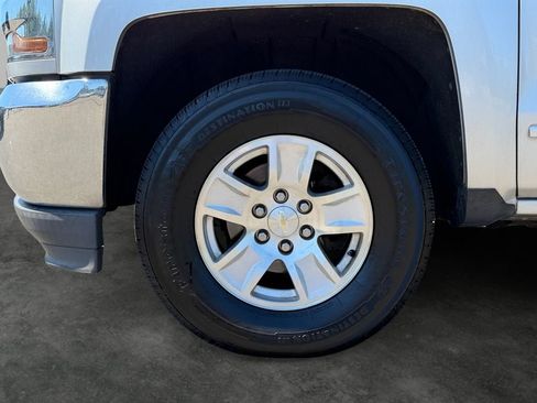 Used 2017 Chevrolet Silverado 1500 LT AWD/4WD image 4