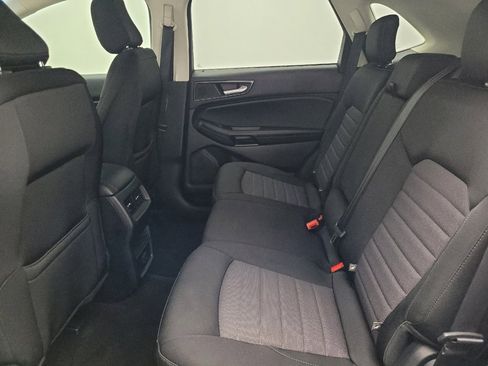 Used 2020 Ford Edge SE image 18