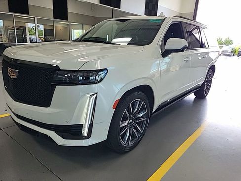 Used 2021 Cadillac Escalade ESV Sport Platinum w/ Heavy-Duty Trailer Package image 1