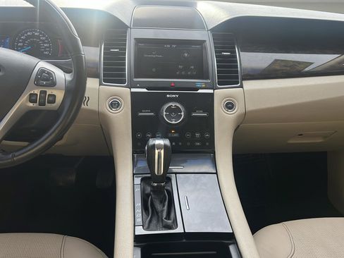 Used 2013 Ford Taurus Limited image 10