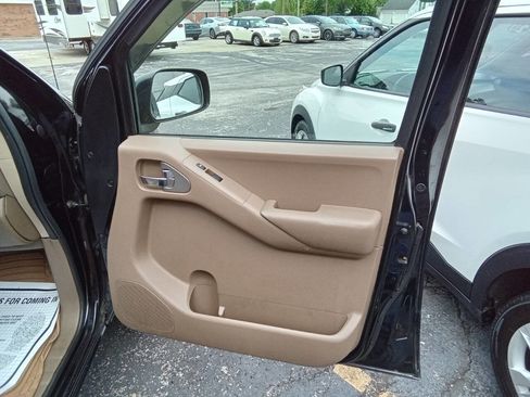 Used 2006 Nissan Frontier SE w/ (P01) Power Pkg RWD image 4