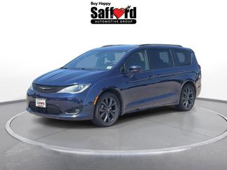 Used 2019 Chrysler Pacifica Touring-L w/ Advanced Safetytec Group FWD video 1