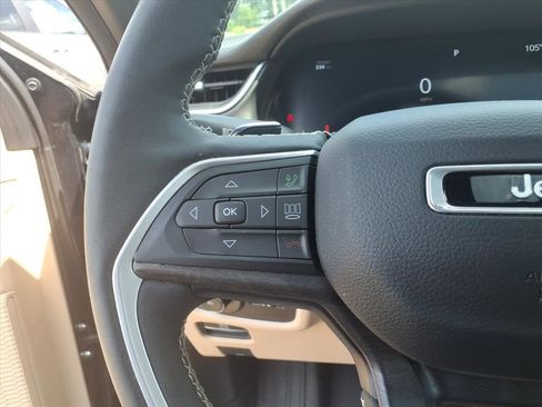 Used 2023 Jeep Grand Cherokee L Limited RWD image 28