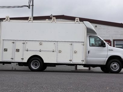 Used 2022 Ford E-450 and Econoline 450 Super Duty w/ Power Windows & Locks Group