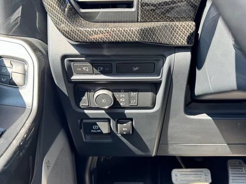 Used 2022 Ford F150 Lariat w/ Equipment Group 502A High AWD/4WD image 40