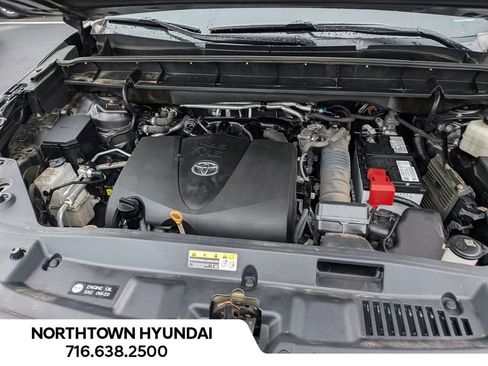Used 2022 Toyota Highlander XLE image 42