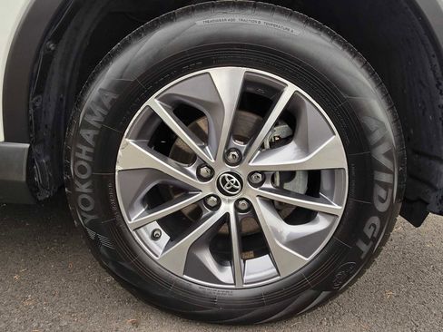 Used 2018 Toyota RAV4 XLE image 9