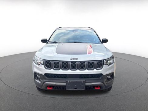 Used 2025 Jeep Compass Trailhawk AWD/4WD image 5