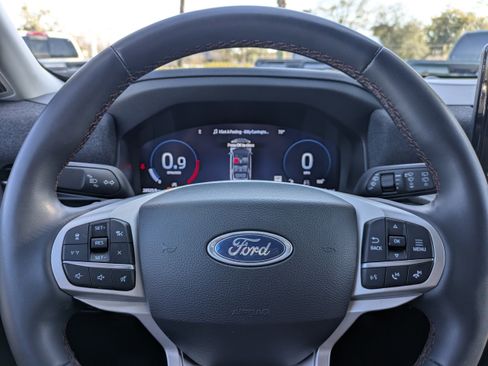 Used 2025 Ford Explorer Active image 33