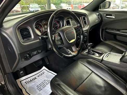 Used 2019 Dodge Charger SXT w/ Leather Interior Group image 12