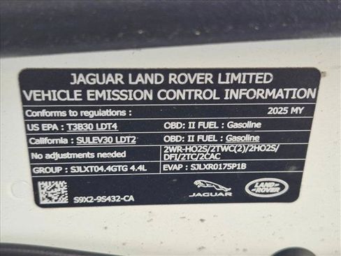 Certified 2025 Land Rover Range Rover SV AWD/4WD image 24