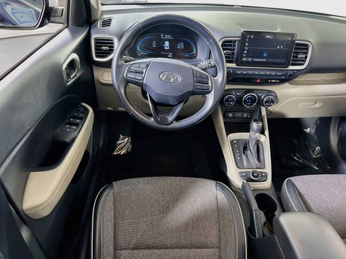 Used 2023 Hyundai Venue Limited FWD image 22