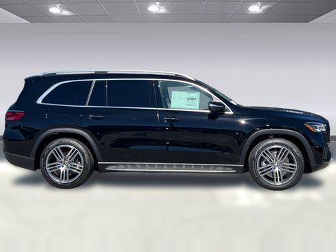 Certified 2026 Mercedes-Benz GLS 450 4MATIC image 7