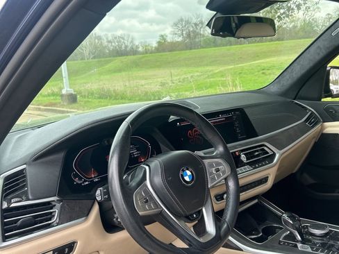 Used 2021 BMW X7 xDrive40i w/ Premium Package 2 image 11