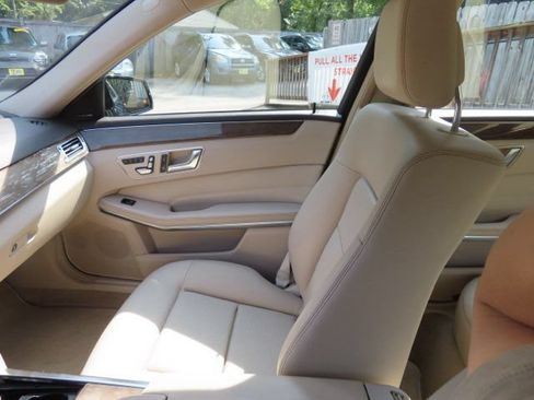 Used 2014 Mercedes-Benz E 350 4MATIC Sedan image 19