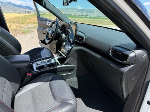 Used 2024 Ford Explorer ST w/ Equipment Group 401A AWD/4WD image 39