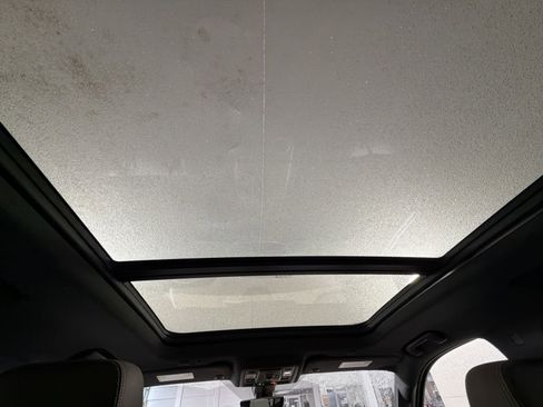 Used 2021 Chevrolet Suburban High Country image 24