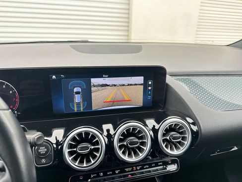 Used 2025 Mercedes-Benz GLA 250 4MATIC image 17